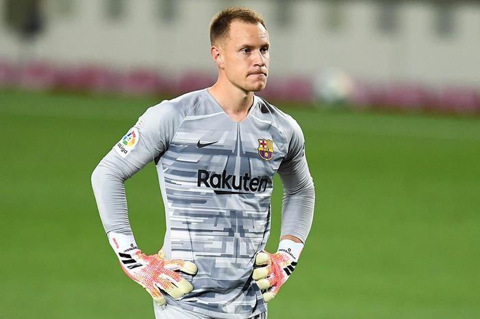 برشلونة في مأزق بسبب تير شتيغن E1l4UENX0AETvZb