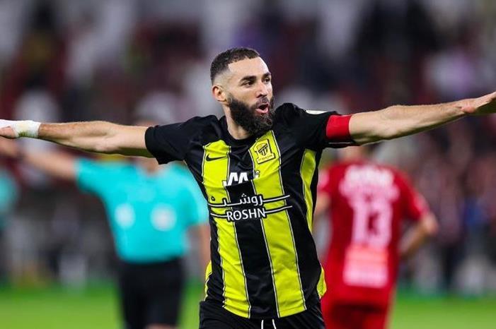 بنزيما على رأس التشكيلة المتوقعة للاتحاد أمام أجمك thumbs_b_c_70c4c5b3e11daf207970d1a856cab546