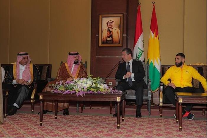 جماهير عراقية تساند بنزيما ونادي الاتحاد السعودي أمام القوة الجوية العراقي - صور 6548dd1342360461a55638b2