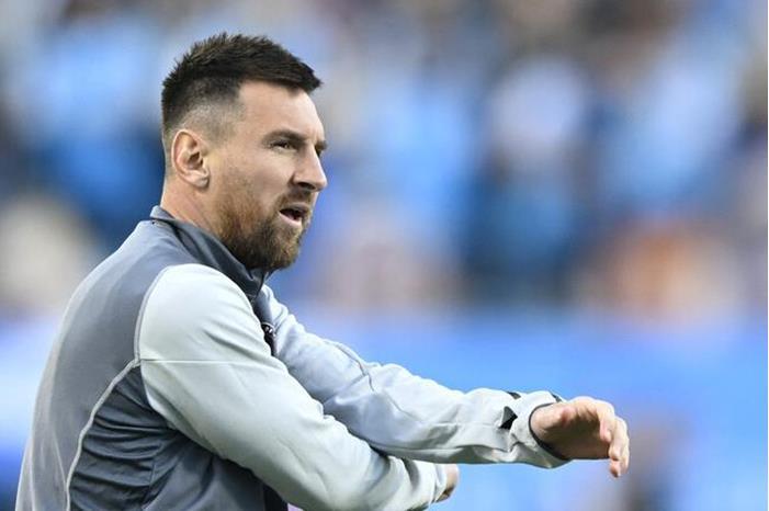 6549c0ec4c59b74aea11d7fc