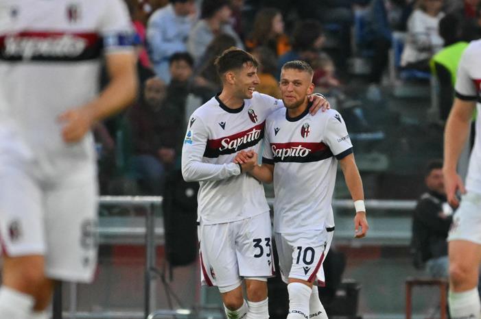 روما يواصل عروضه المخيبة ويخسر على أرضه أمام بولونيا بالدوري الإيطالي