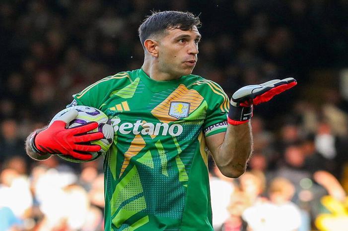 حارس منتخب الأرجنتين يبرر سبب اعتدائه على مصور صحفي 67260be14236044fec0ea1e5