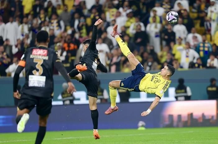 6923674f4c59b704da7ee37e