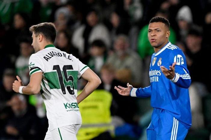 G6d4ZiGXYAAw0rX-780x470