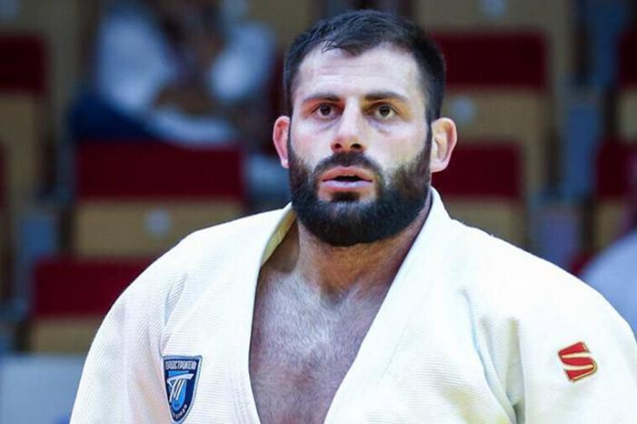 692c5fd74c59b7024b086eee