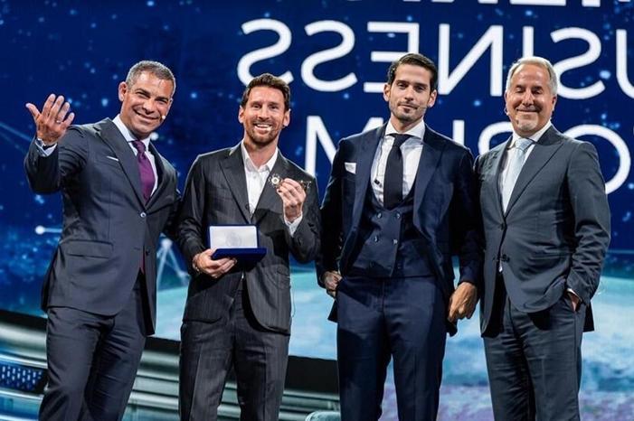 690caf8642360438967d8e2e