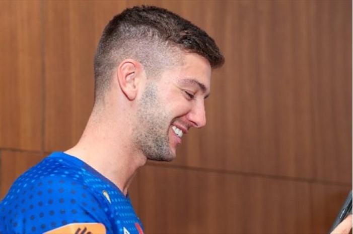 888CD0FB39352 (Custom)