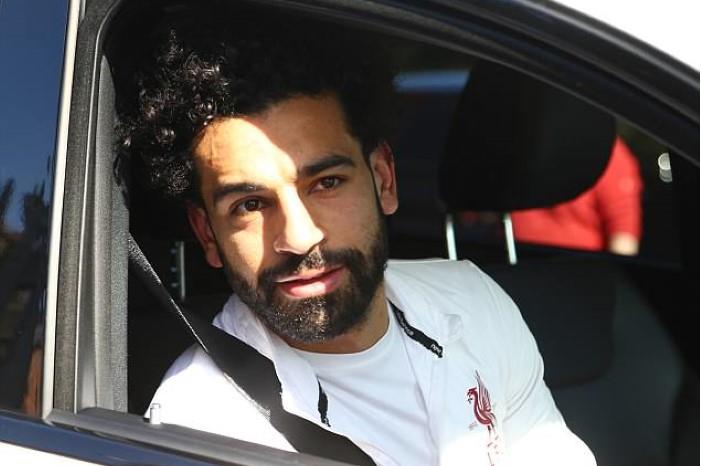 محمد صلاح يثير ضجة بمواصلة دعم قريته mhmd_slh_khll_zyr_l_mstshf_blmrsyds_llj_sb_sbq_lh (Custom)