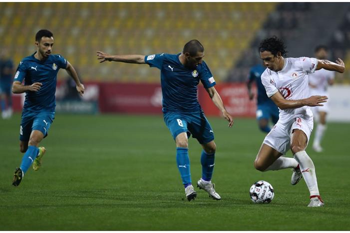 حصاد مباريات الدوري القطري،، وفي مقدمتها قمة الغرافة والعربي EroXZKgXUAEA9Fl