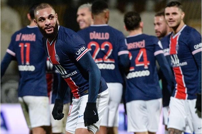باريس سان جيرمان يحقق المطلوب بدون مدرب layvin-kurzawa-angers-psg-ligue-1-16012020_4c5j1fnk0b801rhpuysj25i4p