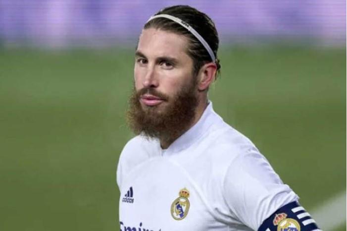 قطبا-مانشستر-يتنافسان-على-التعاقد-مع-سيرجيو-راموس (Custom)