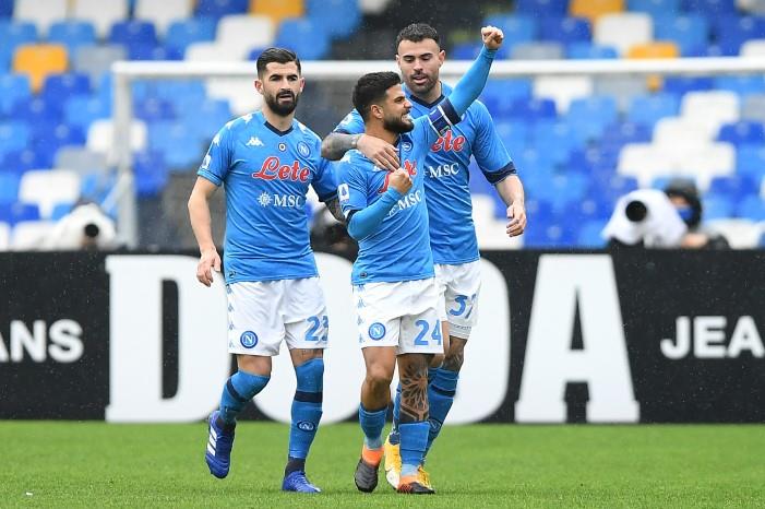 نابولي يكتسح رفاق فرانك ريبري (شاهد) نابولي يستعد ليوفنتوس باكتساح فيورنتينا