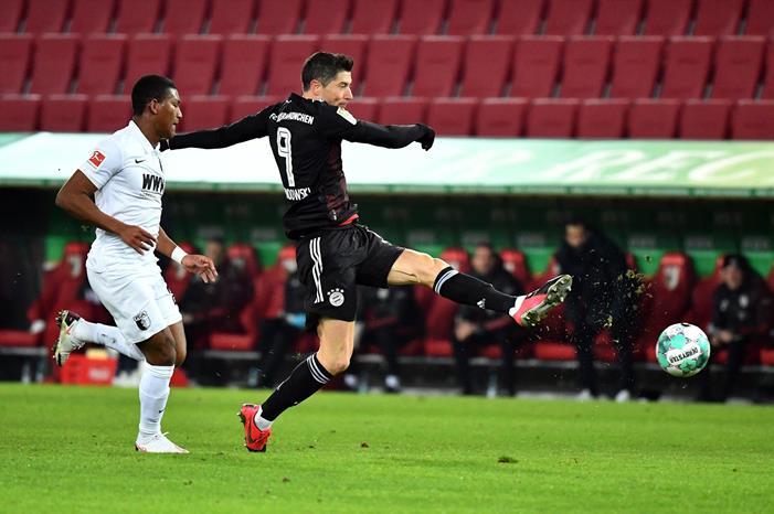 بايرن ميونخ يحلق بصدارة الدوري الألماني EsNIqR6W4AAwSfd