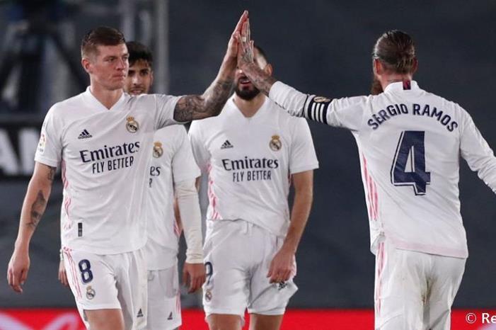 ALEGRIA_GRUPO_HE12680