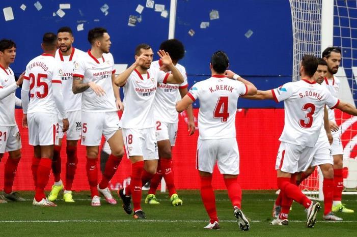 إشبيلية يخطف مركز برشلونة ،، ونجمه المغربي يواصل التألق -1218473994