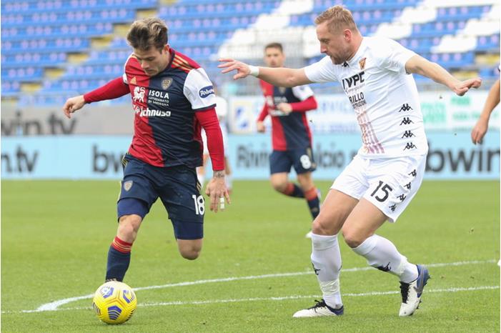 000AY47KUPYQSTQ7-C122-F4