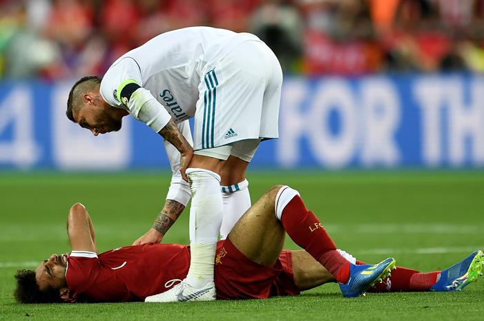 محمد صلاح وراموس في ليفربول! sergio-ramos-mohamed-salah-real-madrid-liverpool-ucl_5soiy4cp767p1t0j7ccb4l3zk