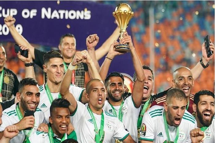 جائزة جديدة يتلقاها المنتخب الجزائري 61dbd4a64c59b75a8075a91c
