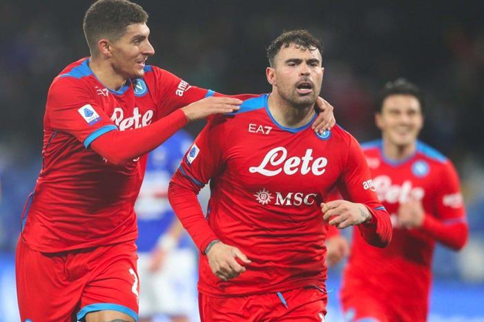 نابولي يفوز بصعوبة على سامبدوريا بهدفٍ نظيف FIrVYThWQAISXJq