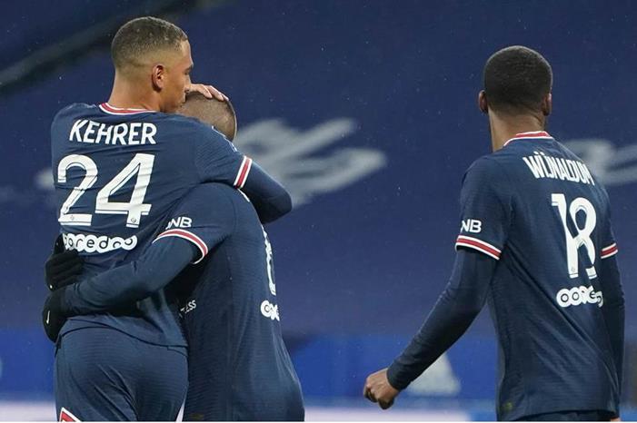 باريس يخرج بنقطة من ملعب ليون في الدوري الفرنسي large-16-9