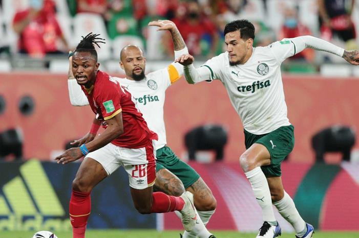 الأهلي يبحث مصير بواليا بعد عودته من تركيا 1048083181_0_22_2972_1703_2072x0_60_0_0_5991db092a2cbc33d1b2868e4e64abdb