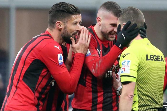 ميلان يتلقى اعتذارًا رسميًا من لجنة الحكام الإيطالية FJVhr5-WUAUAJtn