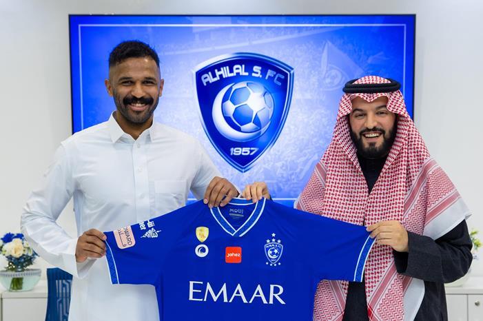 الأهلي يعاقب حارس الهلال العويس ويحرمه من حلم المونديال 138-112639-fin8sk-wuamv7ie