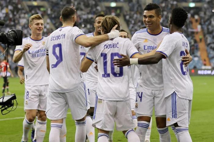 ريال مدريد قد يفقد بعض لاعبيه أمام باريس سان جيرمان بسبب لقاح كوفيد-19 real-madrid-3-1200x675