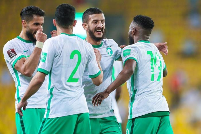السعودية تسعى للاقتراب من حسم التأهل لكأس العالم imaqolqge