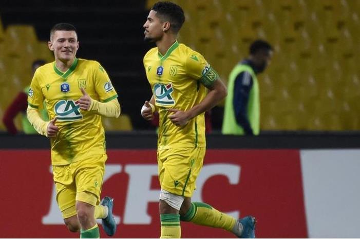 4129805-9XD9V4-highres