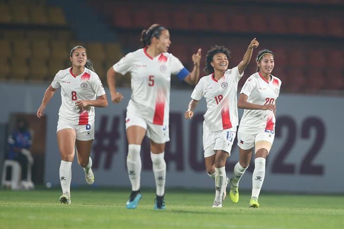 PH_womens_football_team_Quinley_Quezada_2022_01_30_23_27_08