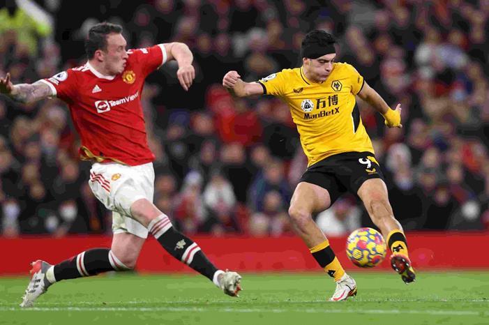 وولفرهامبتون يقهر مانشستر يونايتد في عقر داره 8766678asgoal-scaled