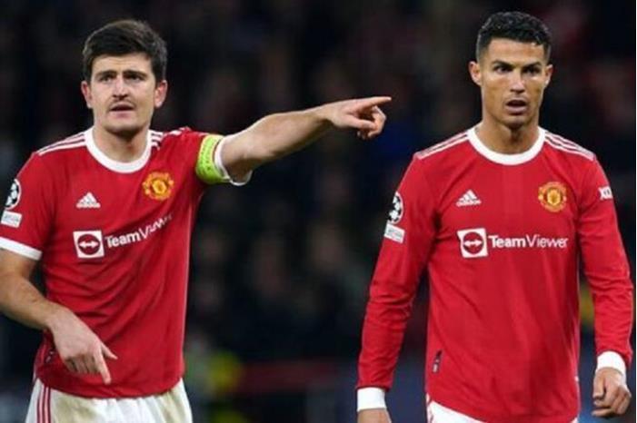 لماذا حمل رونالدو شارة قيادة مانشستر يونايتد في لقاء ولفرهامبتون؟ 61d3e3654c59b709ee2e21a6