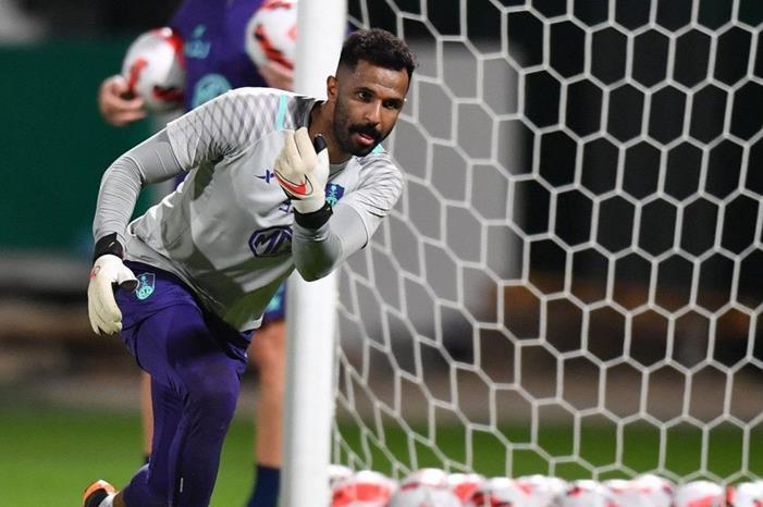 حقيقة دخول الهلال في مفاوضات مع محمد العويس حارس الأهلي ewis-1200x675 (1)