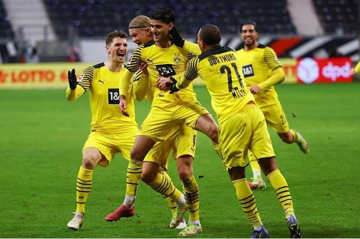 4101872-2022-01-08T194706Z_617236968_UP1EI181IYF24_RTRMADP_3_SOCCER-GERMANY-SGE-DOR-REPORT-(1)