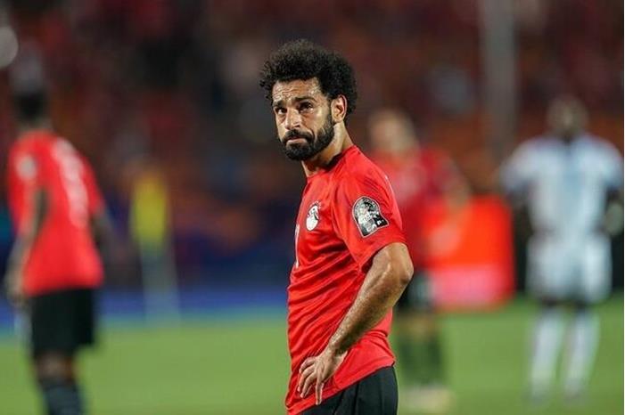 ميدو يكشف مفاجأة حول لافتة محمد صلاح في الزمالك 61da937842360407f3454f44