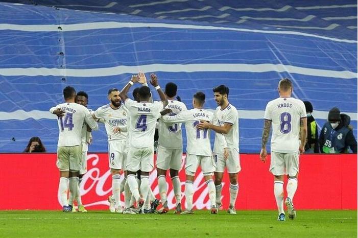 ريال مدريد يقسو على فالنسيا بالليغا 61da09a84c59b73225680d46