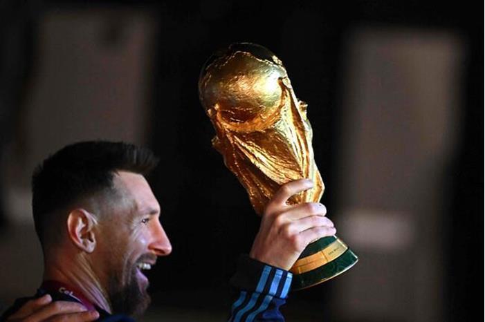 حتى الاعتزال.. عرض استثنائي يصعب رفضه من سان جيرمان لميسي 63be74ce4c59b72ddd7082ff