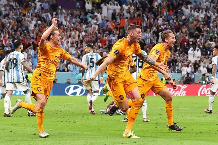 358228-مباراة-هولندا-ضد-الارجنتين-(7)