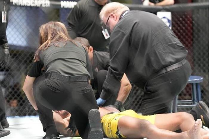 حبيب نورمحمدوف يعلق على الضربة القاضية لعمر بكلمة واحدة!  63c551934236043a9576ac9b