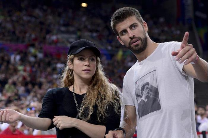 بالفيديو.. بيكيه يزعج شاكيرا بتصرف جديد ويسخر من أغنيتها! 63c4f02d4c59b75300386932