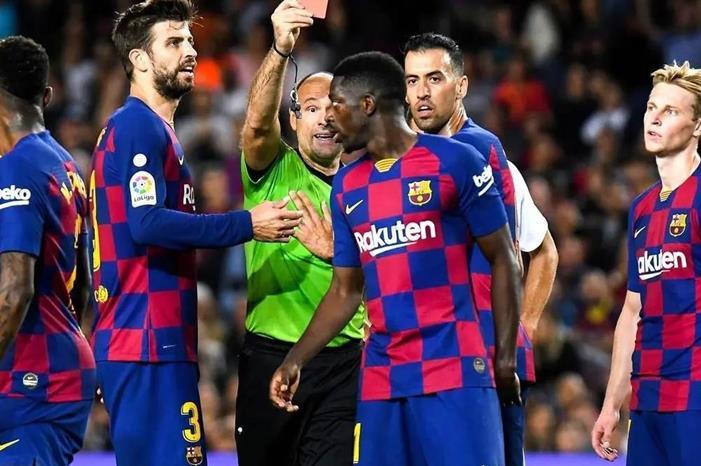 بيكيه: الحكم ماتيو لاهوز منحاز دائما لريال مدريد 7