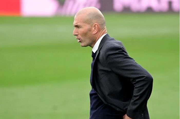 زيدان يقترب من التوقيع لناديه الجديد 63c7c4a042360412c6370847