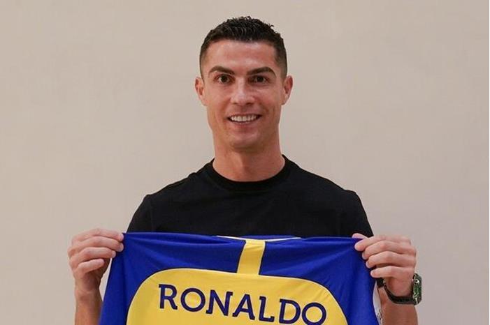 السعودية.. نفاد قمصان رونالدو من متجر النصر خلال ساعة 63b08ab34c59b73079249d27