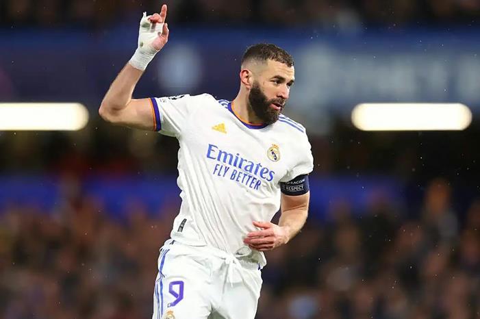 بنزيما يقترب خطوة من تاج رونالدو في ريال مدريد كريم-بنزيما