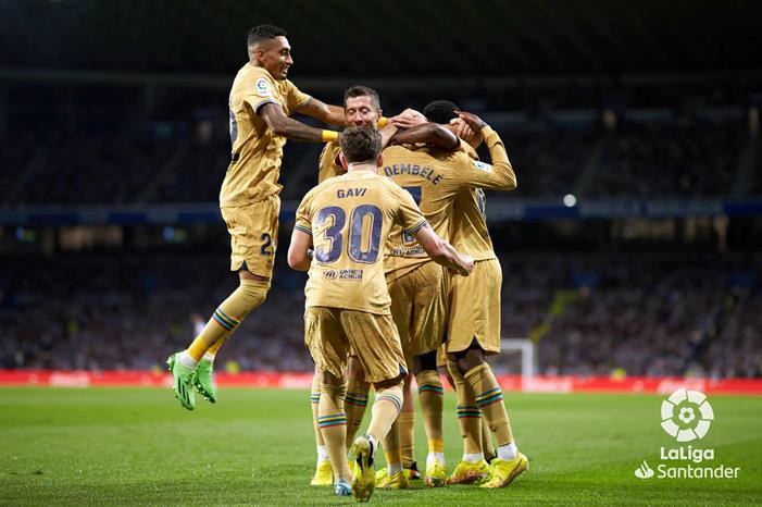 برشلونة يستضيف ريال سوسيداد في ربع نهائي كأس ملك إسبانيا احتفال-برشلونة-بهدف-ليفاندوفسكي-في-شباك-ريال-سوسيداد-scaled