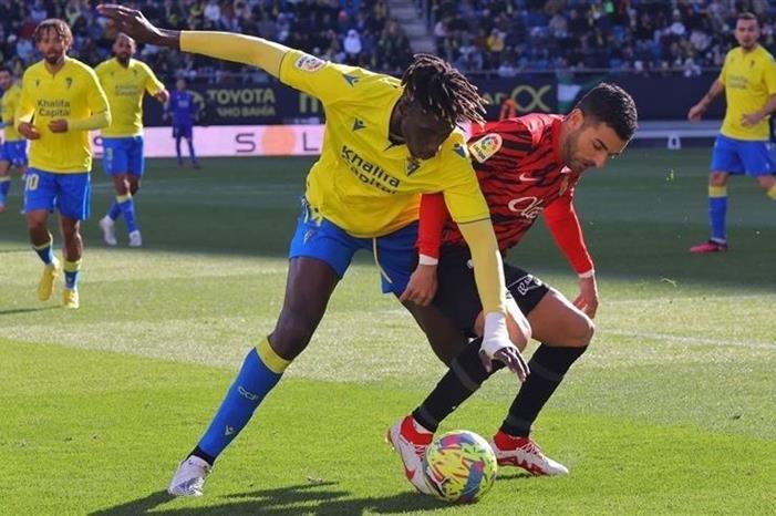 قادش يهزم مايوركا بالدوري الإسباني 2023128194811618O3