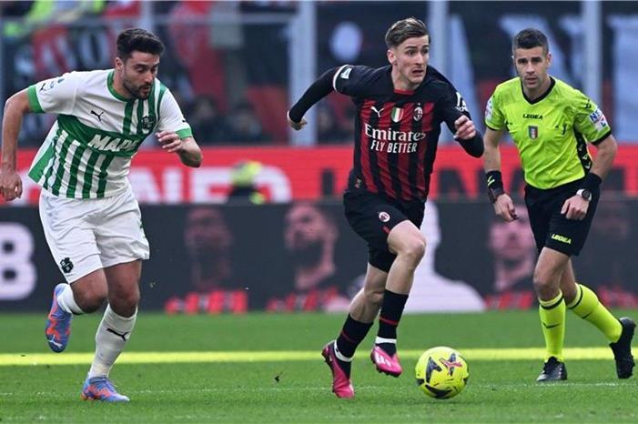 ميلان يسقط أمام ساسولو بخماسية مذلة 20230129-afp_33844ld_afp