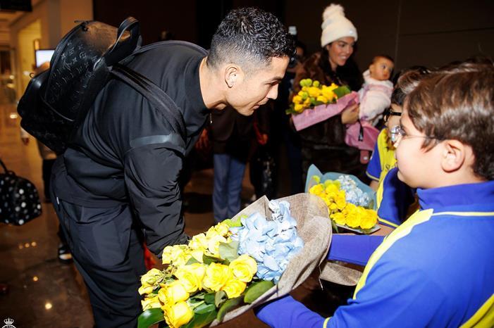 تعرف على سعر تذكرة حفل تقديم رونالدو في السعودية Flf7G4uXkAAPFDv