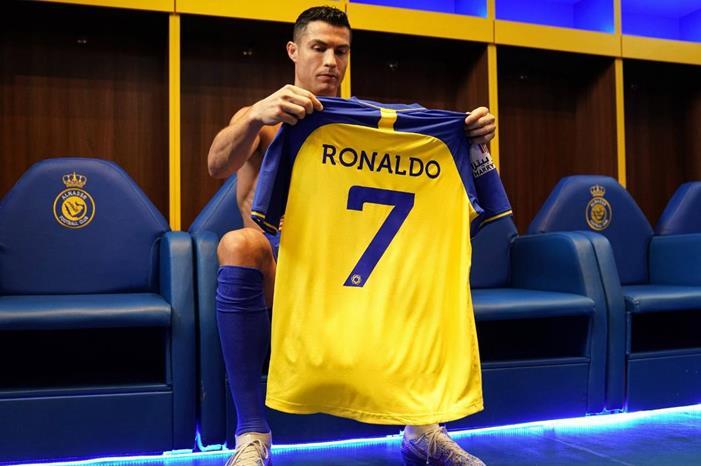 رونالدو يشارك في التدريب الأول مع النصر - صور 4